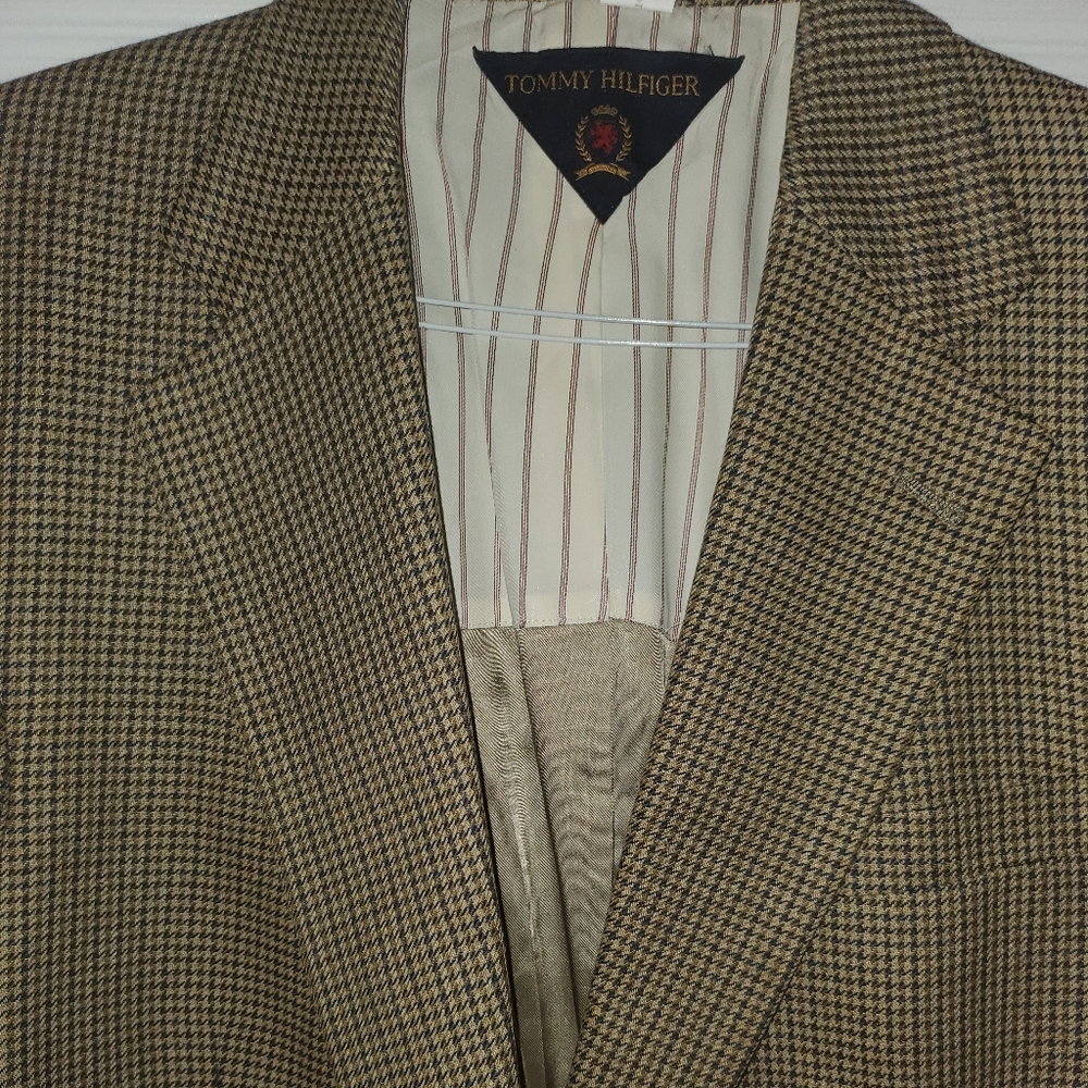 Never worn. Just taking up space.